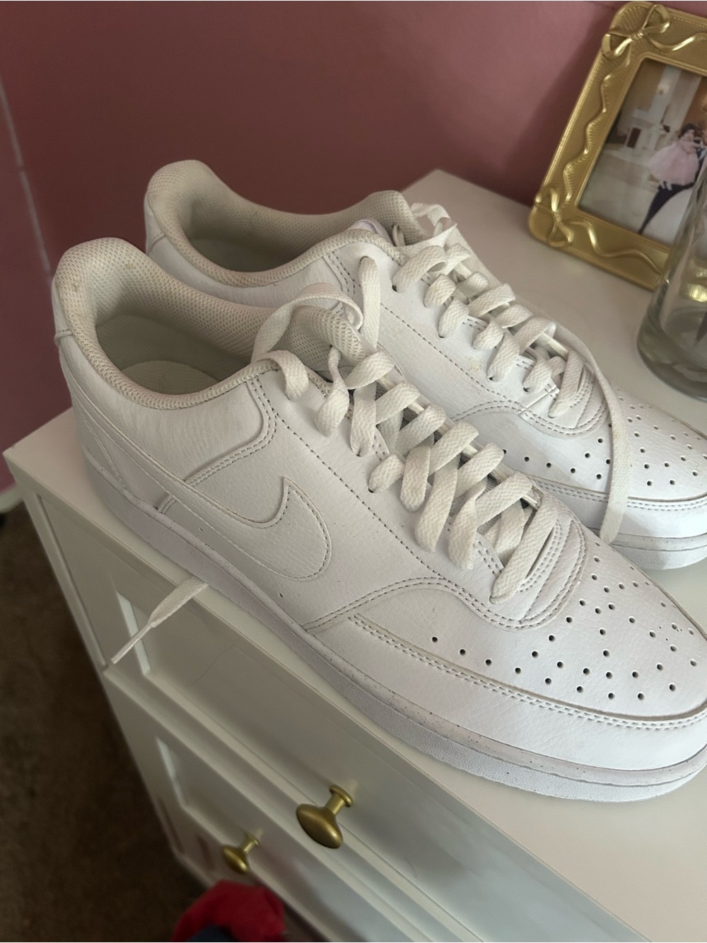 Nike Men’s White Leather Low-Top Sneakers